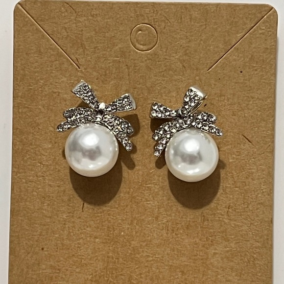 Silver Bow Faux Pearl Stud Earrings Crystal Rhinestone Bridal Wedding Coquette - Picture 5 of 6